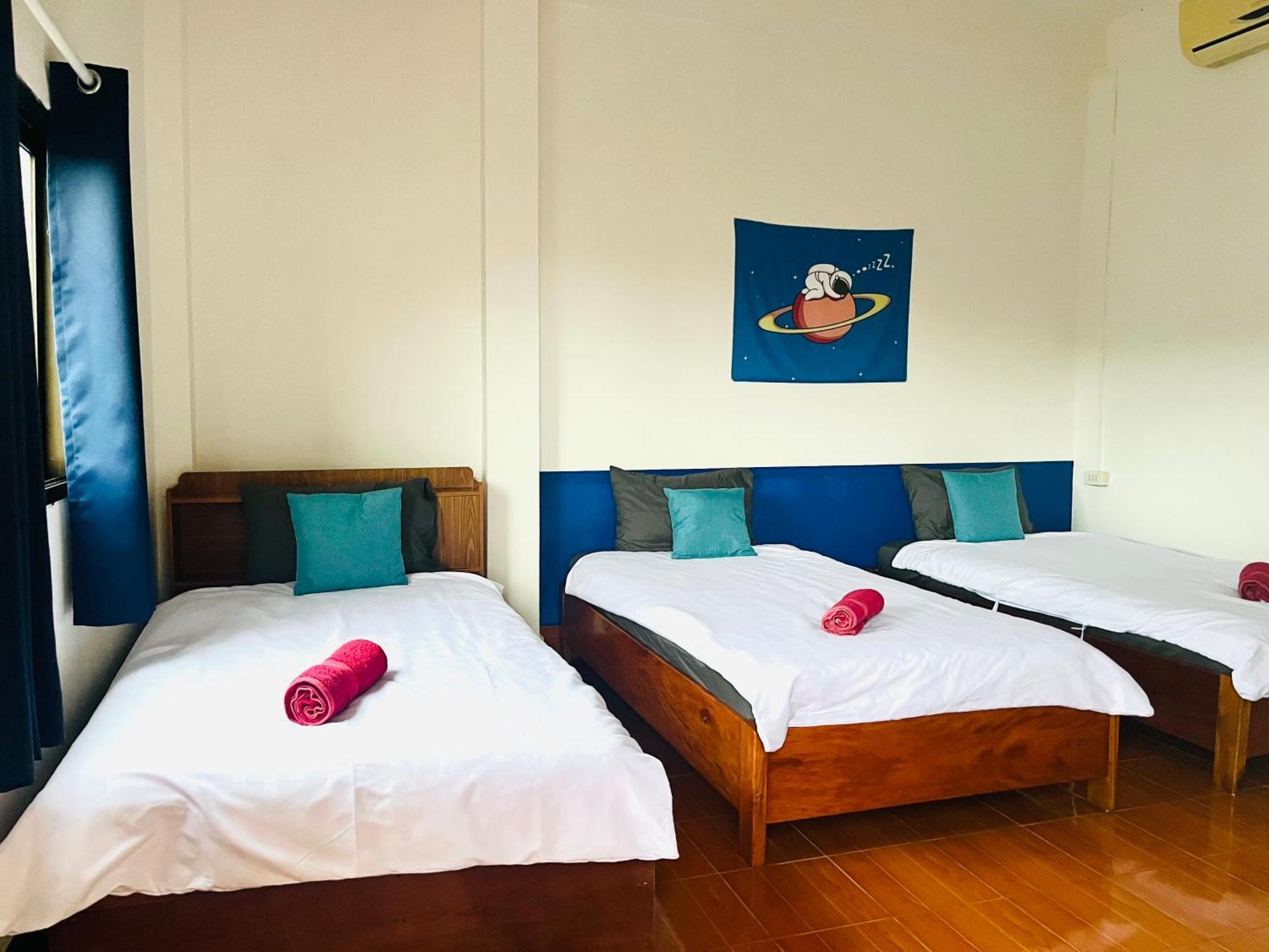 1 Min To Slow Boat Guesthouse Konekeo Ngoại thất bức ảnh