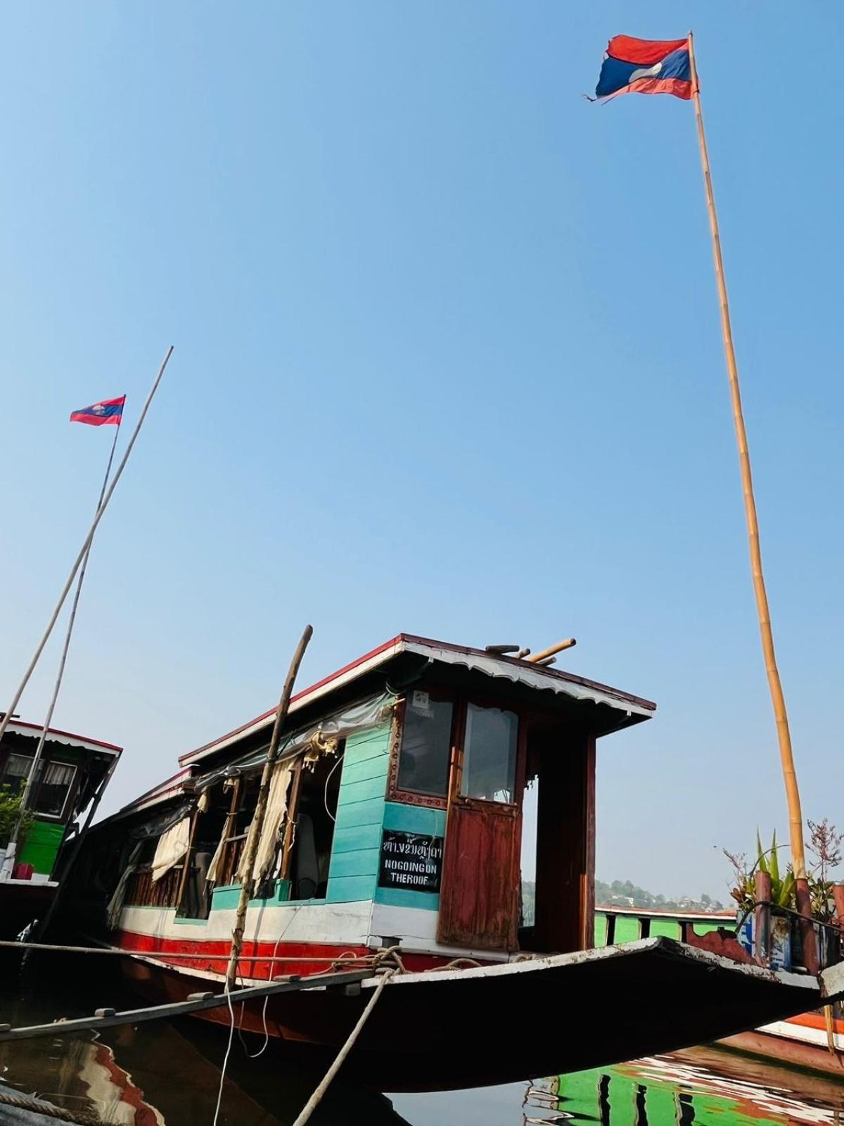 1 Min To Slow Boat Guesthouse Konekeo Ngoại thất bức ảnh