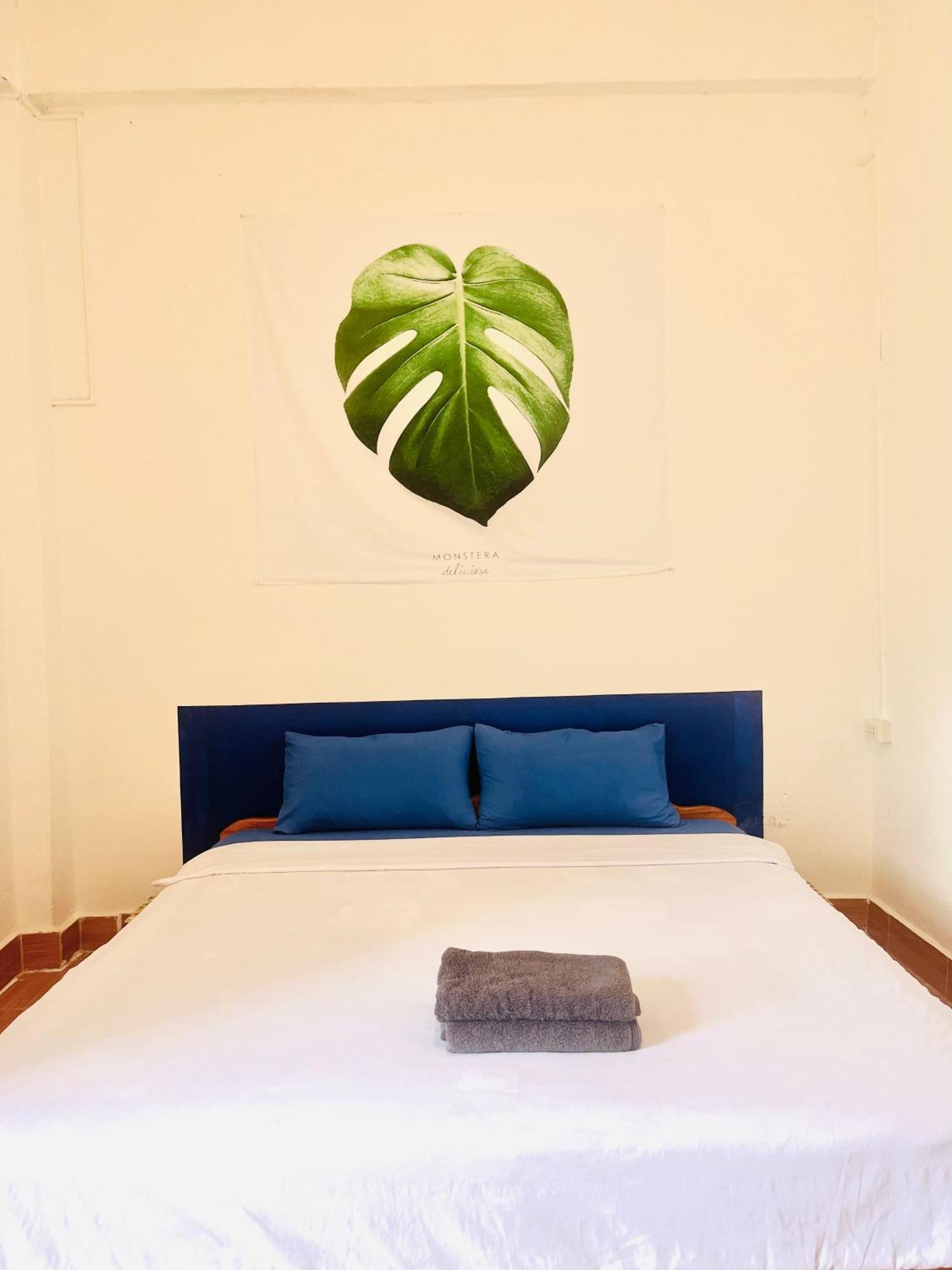 1 Min To Slow Boat Guesthouse Konekeo Ngoại thất bức ảnh